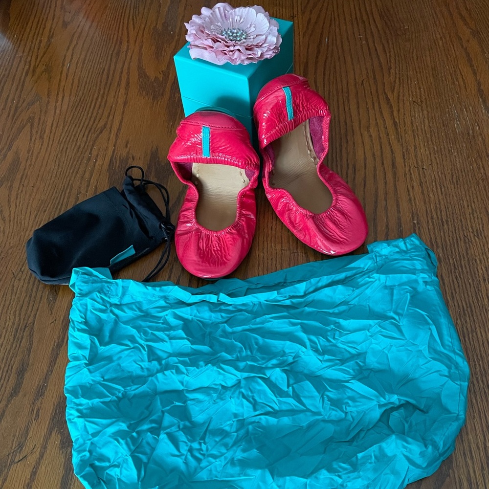 Tieks Size 8, Razzleberry.